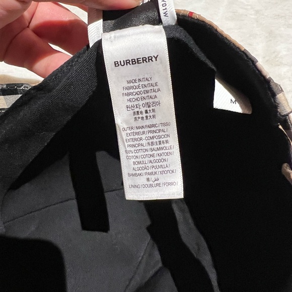 Burberry hat medium pre-loved - Picture 11 of 14